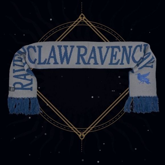 Warner Brothers The Making Of Harry Potter Ravenclaw Reversible Scarf NWOT - Picture 6 of 8